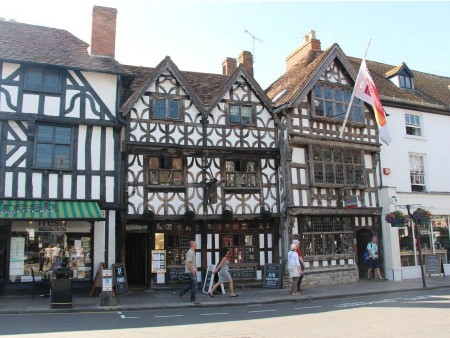Odličen pub v Stratford Upon Avon