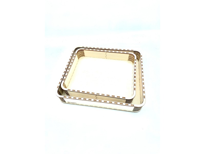 Pladenj za postrezbo gostov