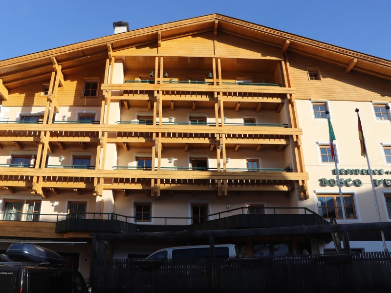 Ski opening, smučanje Italija, Dolomiti, Corvara 