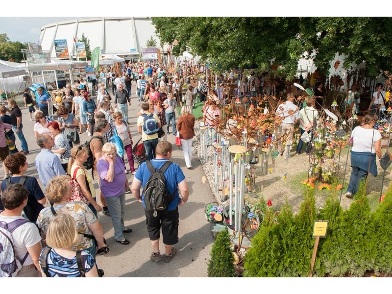 množica obiskovalcev