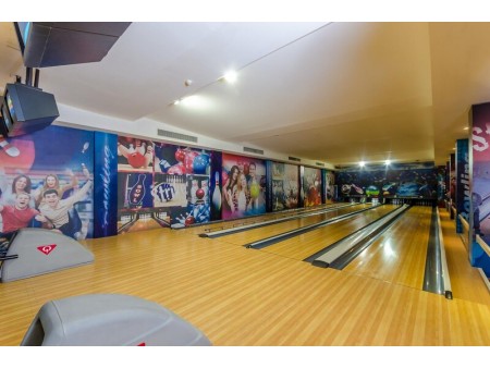 Bowlling arena