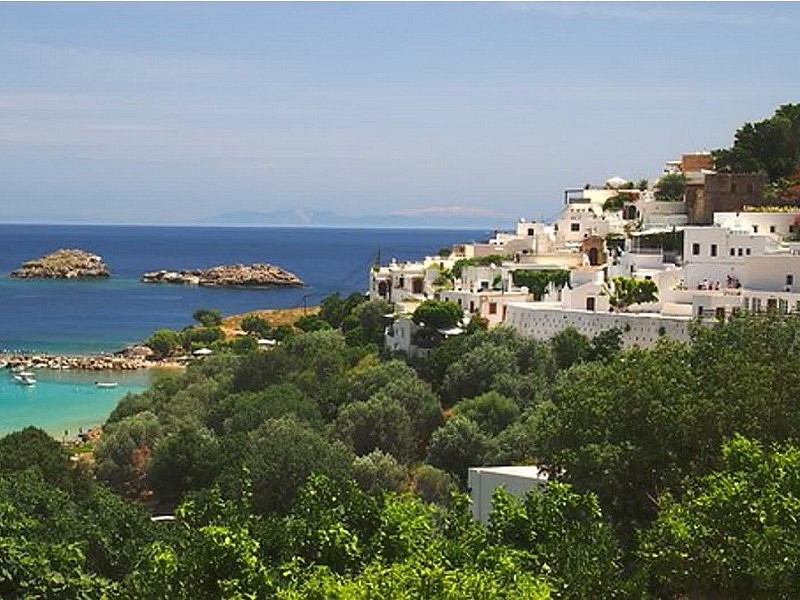 Rodos, stisnjeno naselje, morje