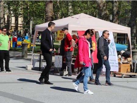 Znane osebnosti srečamo tudi danes